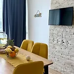 Boutique Europe Elegant Coastal Escape Appartement