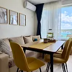 Boutique Europe Elegant Coastal Escape Appartement