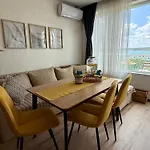 Appartement Boutique Europe Elegant Coastal Escape *