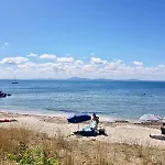 Διαμέρισμα Boutique Europe Elegant Coastal Escape