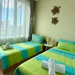 Апартаменты Boutique Europe Elegant Coastal Escape Поморие