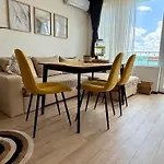 Boutique Europe Elegant Coastal Escape Διαμέρισμα