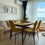 Boutique Europe Elegant Coastal Escape Апартаменты