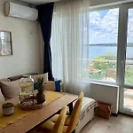 Апартаменты Boutique Europe Elegant Coastal Escape *