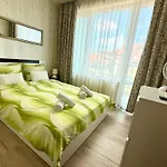 Boutique Europe Elegant Coastal Escape Апартаменты Поморие