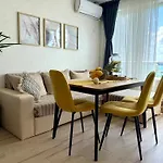 Boutique Europe Elegant Coastal Escape Διαμέρισμα