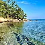Boutique Europe Elegant Coastal Escape Апартаменты Поморие