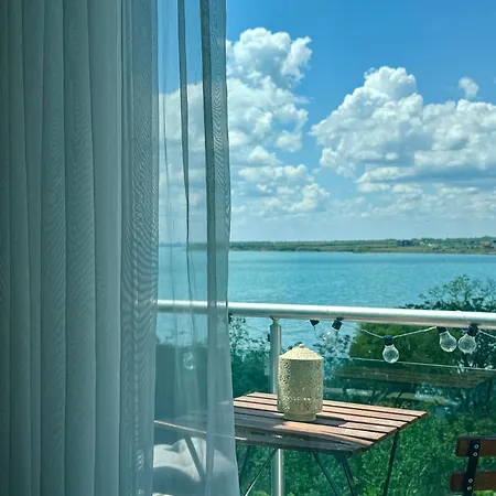 Boutique Europe Elegant Coastal Escape Апартаменты *