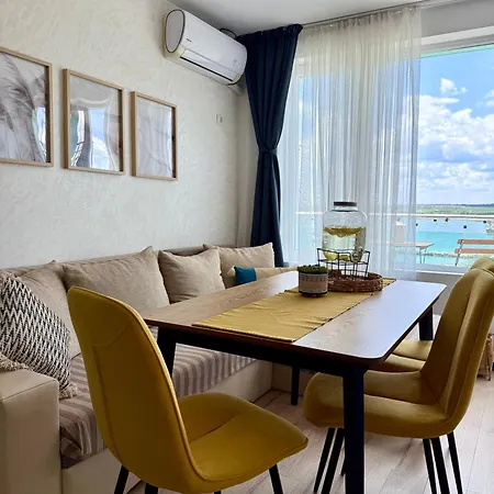 Boutique Europe Elegant Coastal Escape Апартаменты