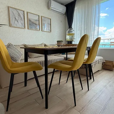 Апартаменты Boutique Europe Elegant Coastal Escape