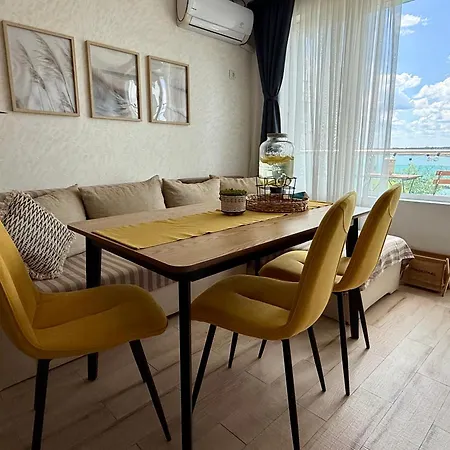 Boutique Europe Elegant Coastal Escape Апартамент Поморие