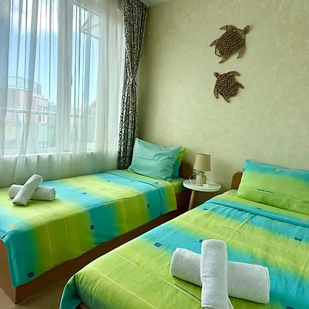 Апартамент Boutique Europe Elegant Coastal Escape Поморие