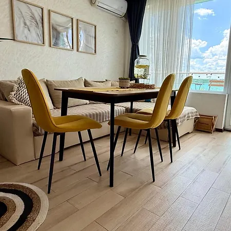 Boutique Europe Elegant Coastal Escape Апартаменты