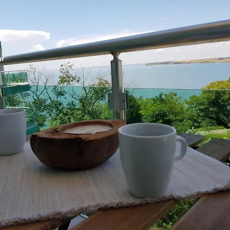 Апартамент Boutique Europe Elegant Coastal Escape Поморие