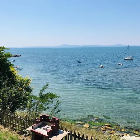 Апартаменты Boutique Europe Elegant Coastal Escape *