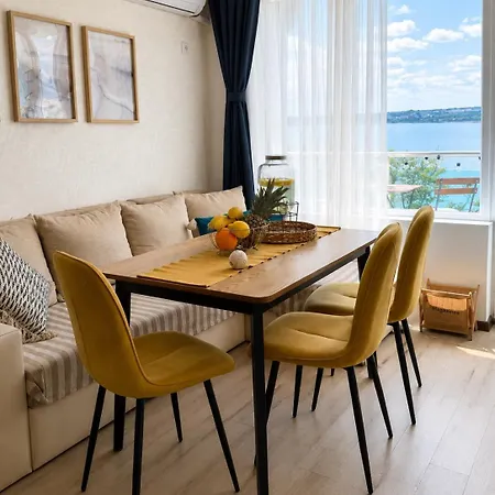 Апартаменты Boutique Europe Elegant Coastal Escape *